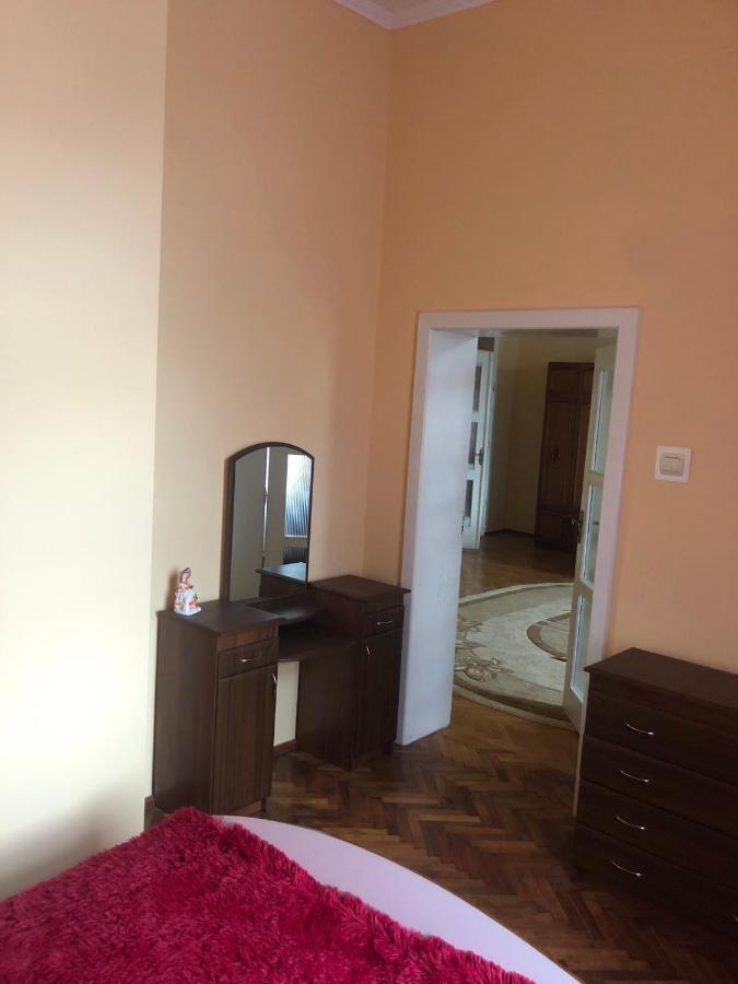 Old Town Flat Мукачево Экстерьер фото